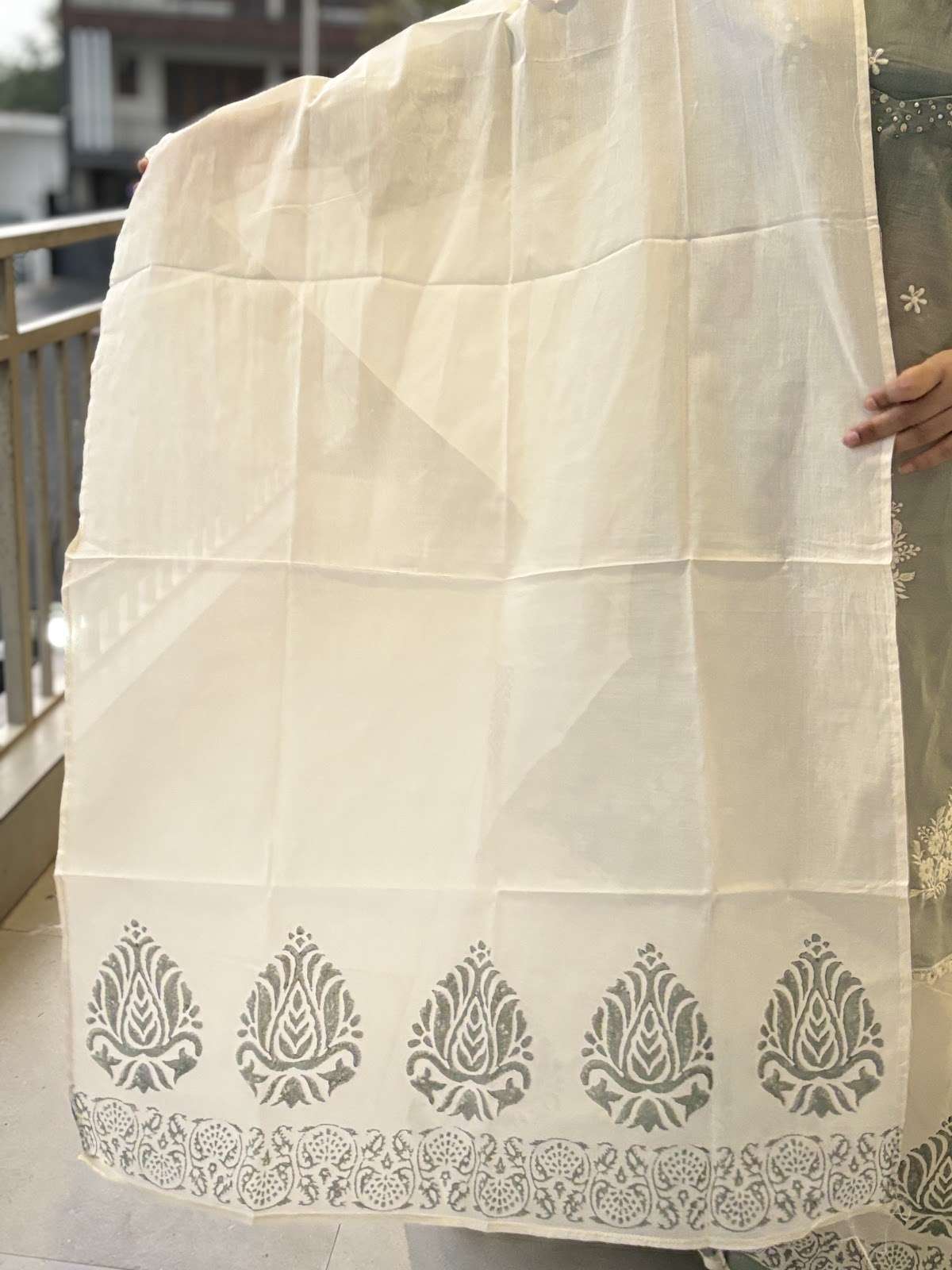 chanderi-cotton-embroidered-kurta-with-padded-embroidered-bustier-paired-with-kora-cotton-hand-block-print-flaired-palazzo-hand-block-print-dupatta-grey-5