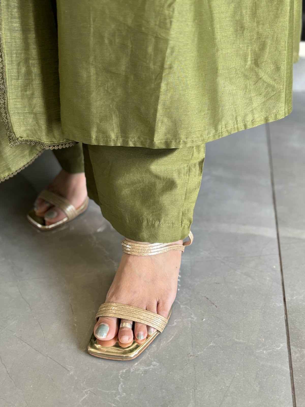 chanderi-embroidered-suit-set-with-gathers-mehendi-green-3