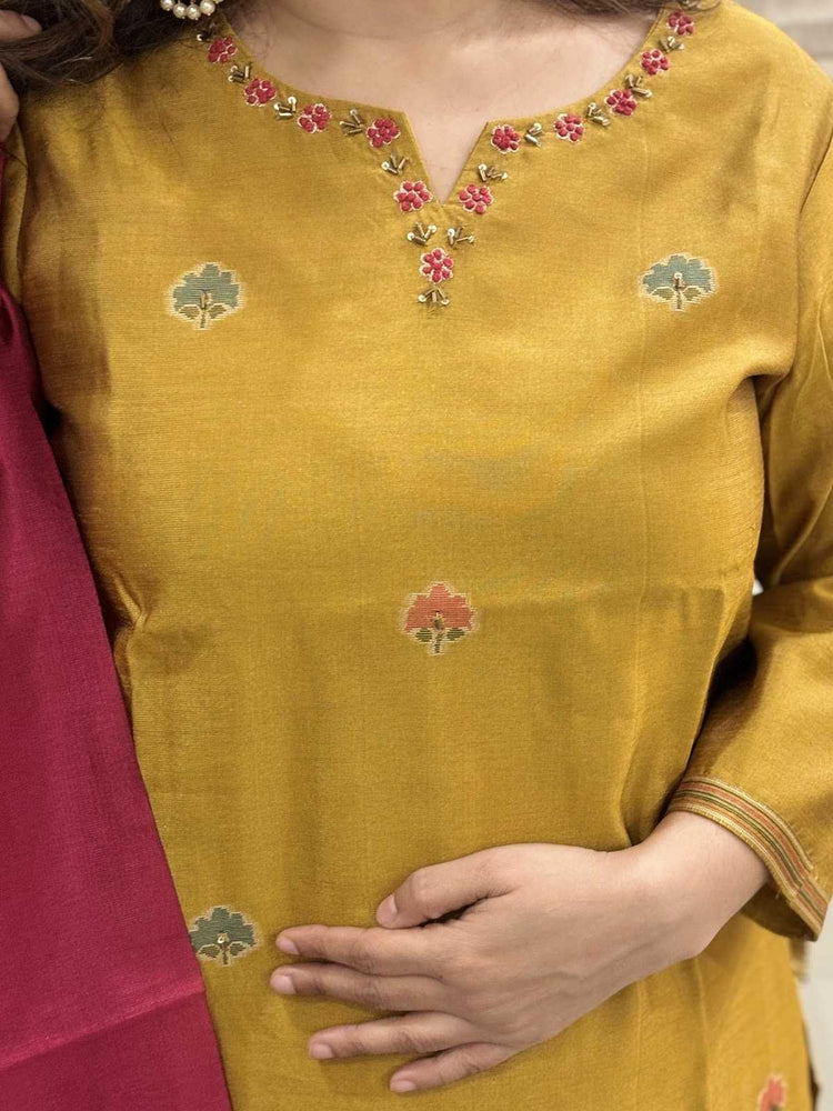 chanderi-silk-jamdani-weaving-straight-fit-suit-set-with-mul-cotton-lining-mustard-yellow-2