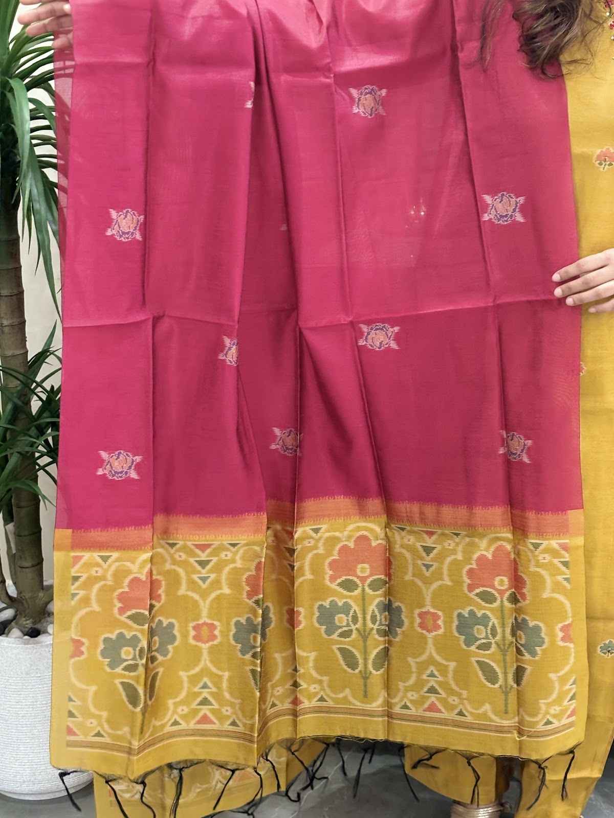 chanderi-silk-jamdani-weaving-straight-fit-suit-set-with-mul-cotton-lining-mustard-yellow-4