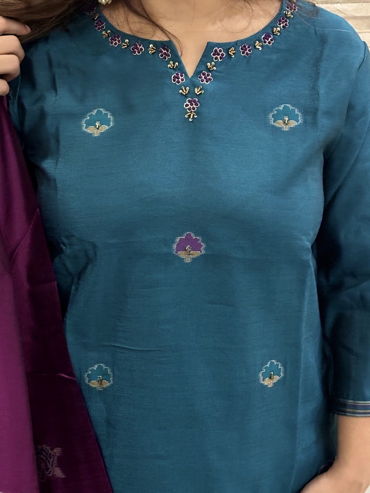 chanderi-silk-jamdani-weaving-straight-fit-suit-set-with-mul-cotton-lining-peacock-blue-2