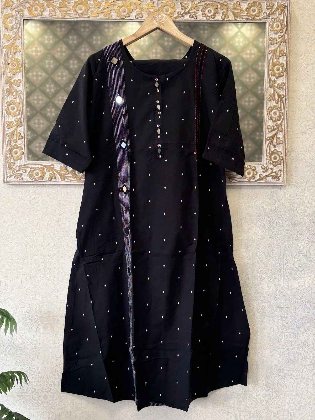 cotton-handloom-jamdani-pant-set-with-hand-work-mirror-work-black-1