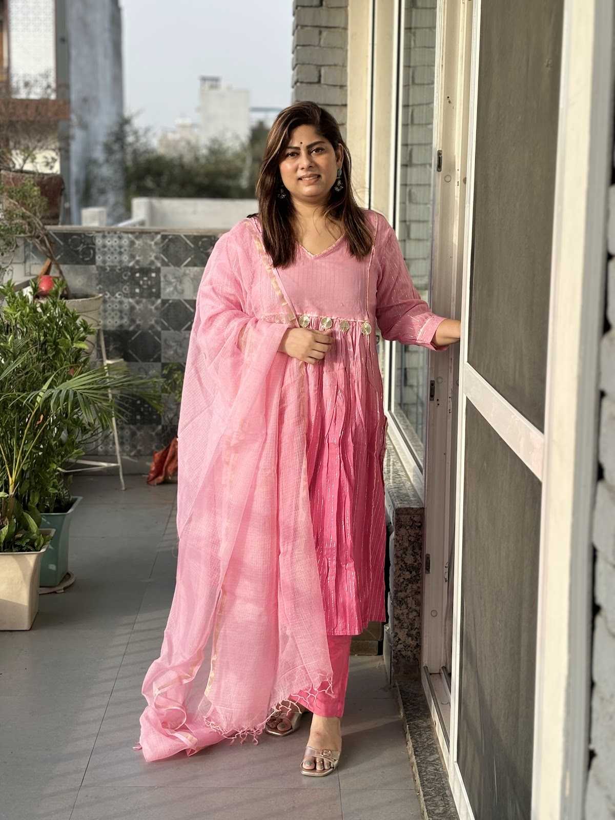 cotton-lurex-gota-detailing-suit-setv-paired-with-kota-doria-dupatta-pink-1