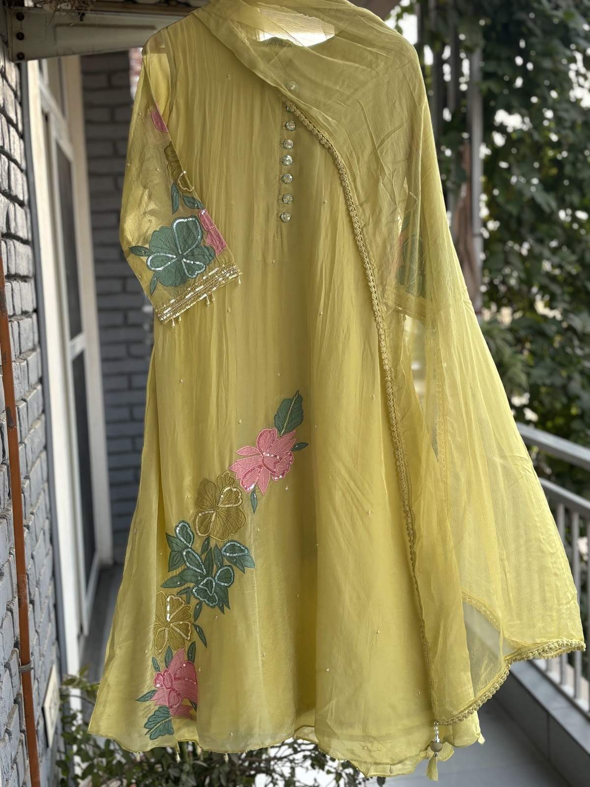 crepe-a-line-appliquÃ©-work-hand-embroidered-suit-set-with-chiffon-dupatta-lemon-green-1