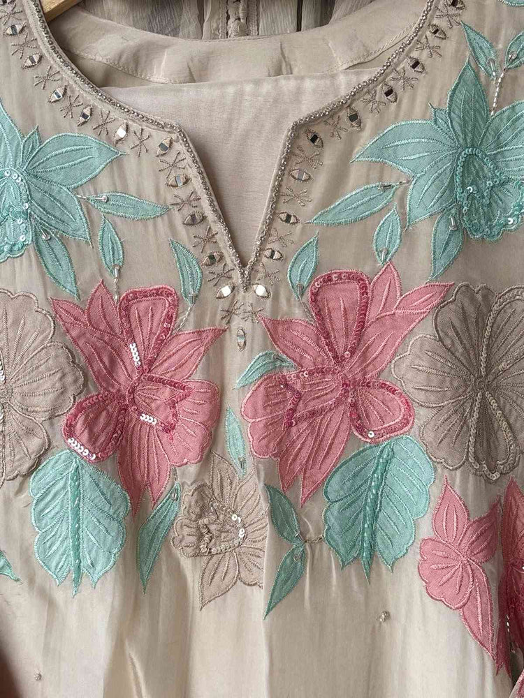 crepe-a-line-appliquÃ©-work-hand-embroidered-suit-set-with-chiffon-dupatta-off-white-2