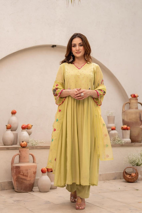 crush-chanderi-embroidered-suit-set-paired-with-organza-embroidered-dupatta-pista-green-1