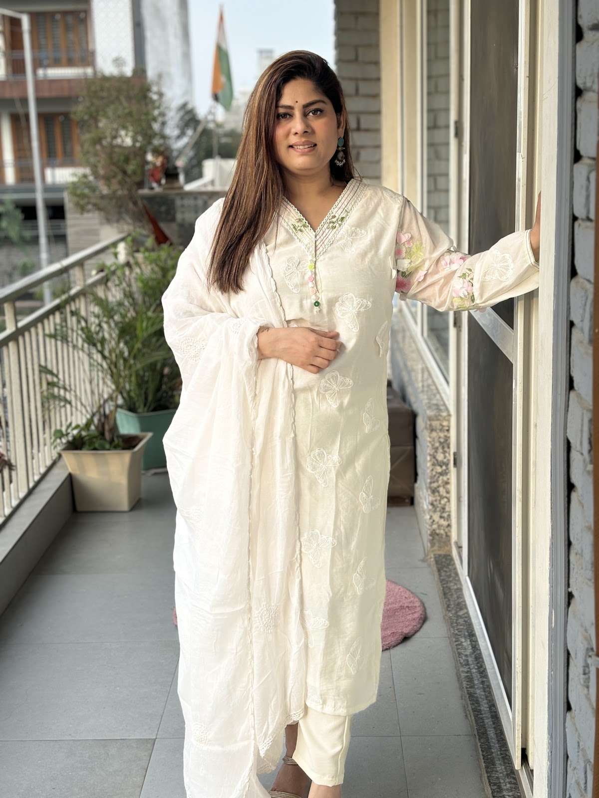 designer-chanderi-embroidered-straight-fit-suit-set-with-lining-paired-with-mul-cotton-dupatta-with-crotia-patches-off-white-1