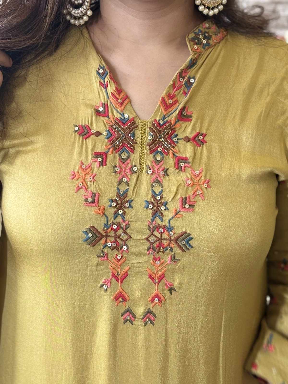 dola-silk-kashmiri-embroidery-straight-fit-suit-set-with-mul-cotton-lining-paired-with-organza-embroidered-dupatta-mustard-2