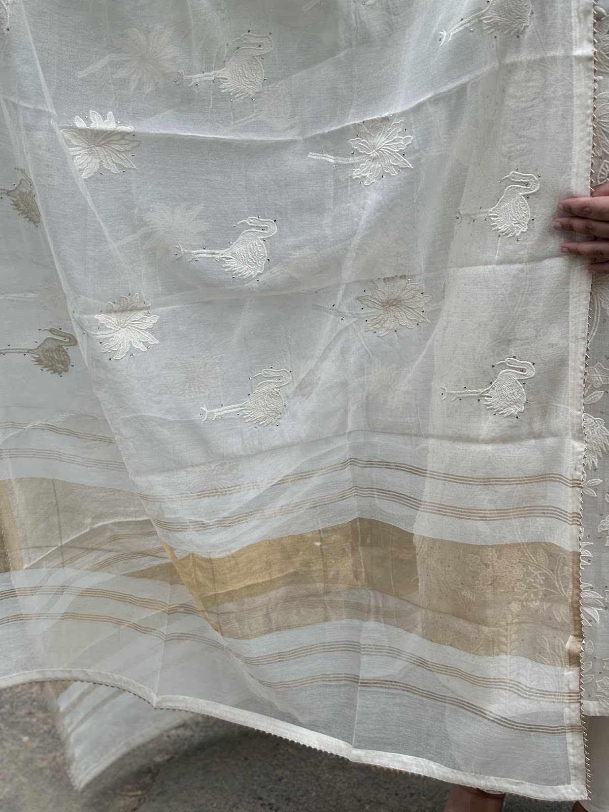 exclusive-mul-chanderi-fully-embroidered-suit-set-with-mukaish-work-paired-with-pure-chanderi-flamingo-embroidered-dupatta-off-white-4