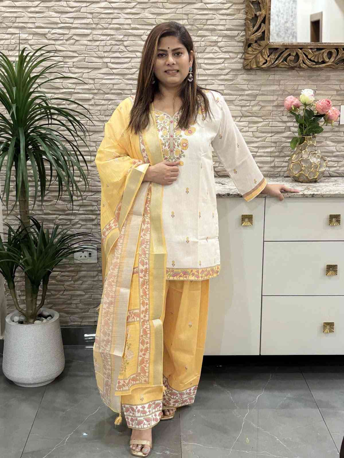farshi-suit-set-linen-cotton-based-fabric-off-white-and-yellow-2