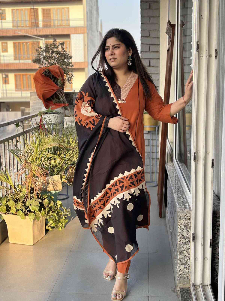 handloom-cotton-embroidered-suit-set-paired-with-applique-work-heavy-cotton-dupatta-rust-1