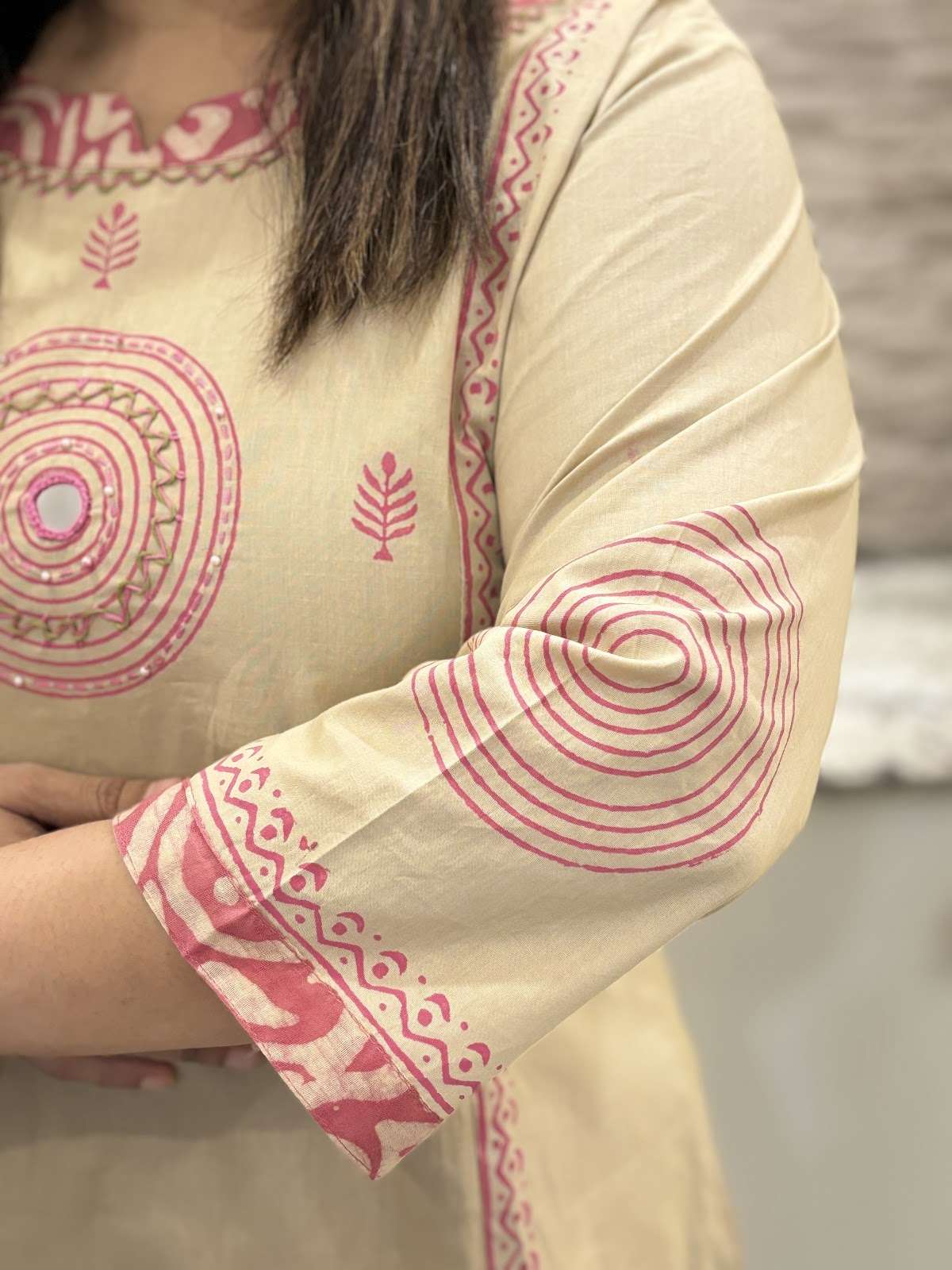 katha-work-suit-set-paired-with-crush-cotton-dabu-print-dupatta-cheeku-and-pink-3
