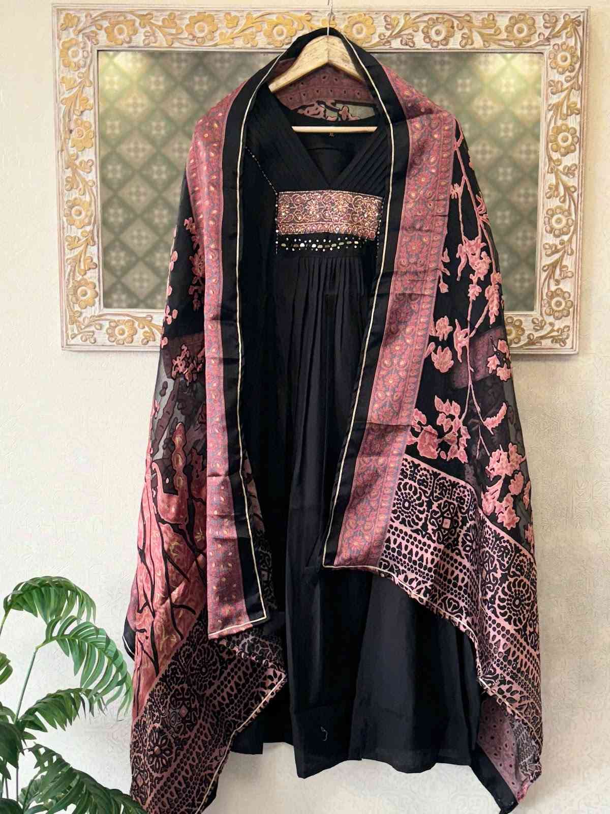 modal-a-line-suit-set-paired-with-brasso-dupatta-black-1