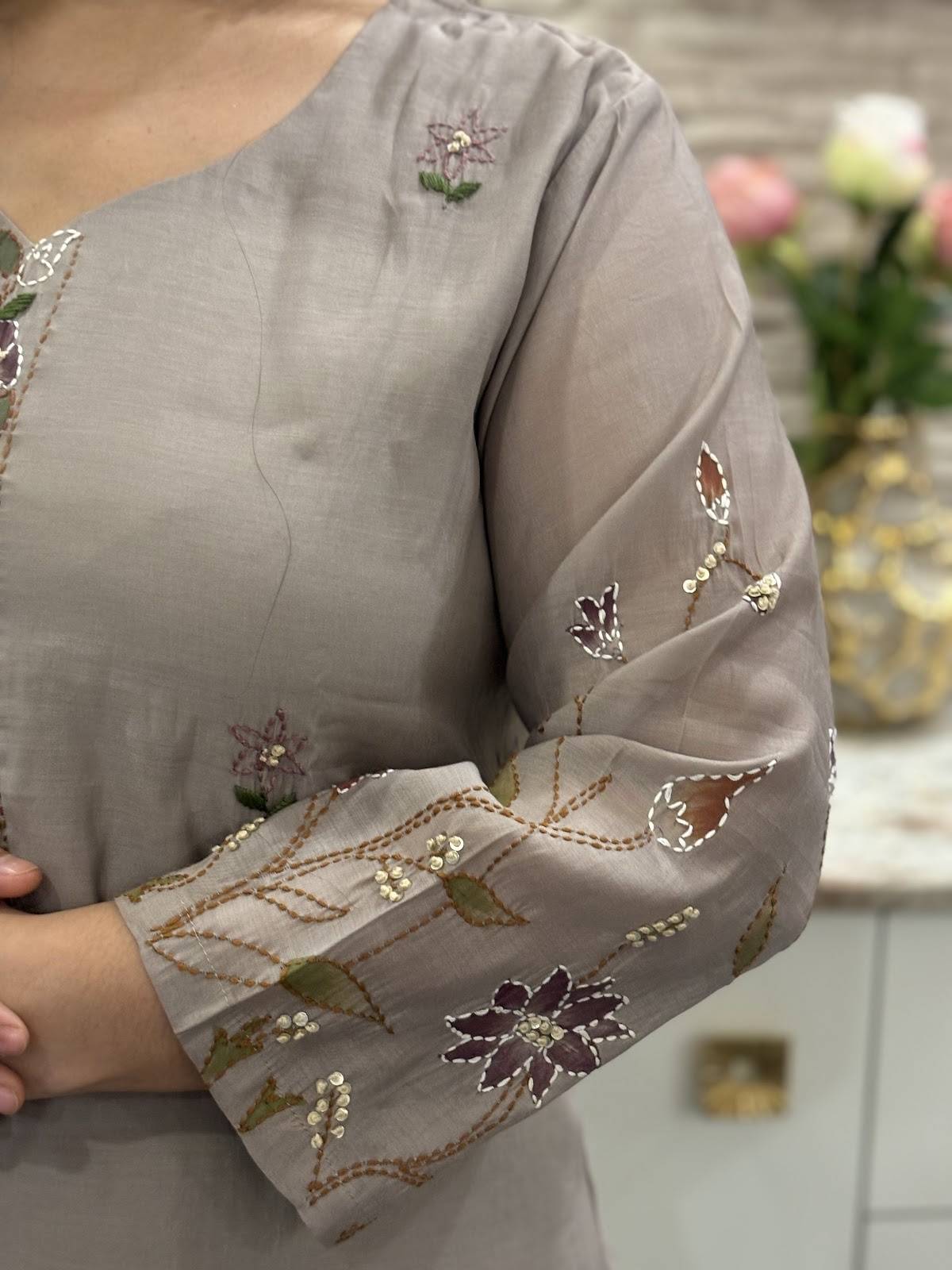 mul-chanderi-a-line-hand-painted-hand-embroidered-suit-set-with-mul-cotton-lining-grey-3