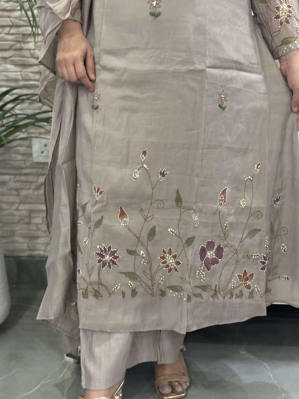 mul-chanderi-a-line-hand-painted-hand-embroidered-suit-set-with-mul-cotton-lining-grey-4
