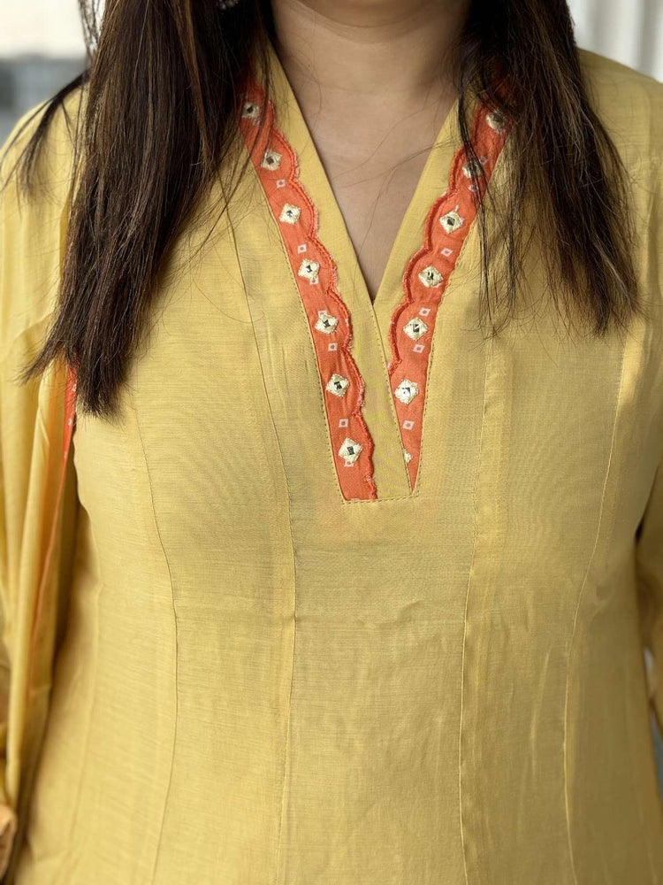 mul-chanderi-applique-bandhni-anarkali-with-mul-cotton-lining-yellow-2
