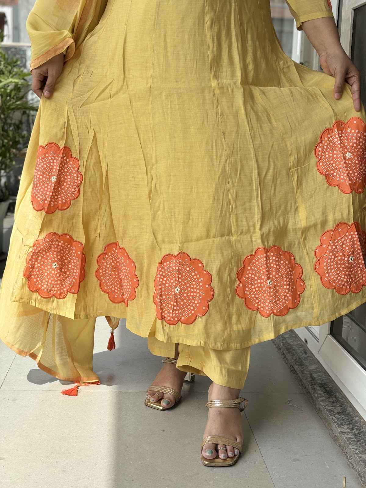 mul-chanderi-applique-bandhni-anarkali-with-mul-cotton-lining-yellow-4