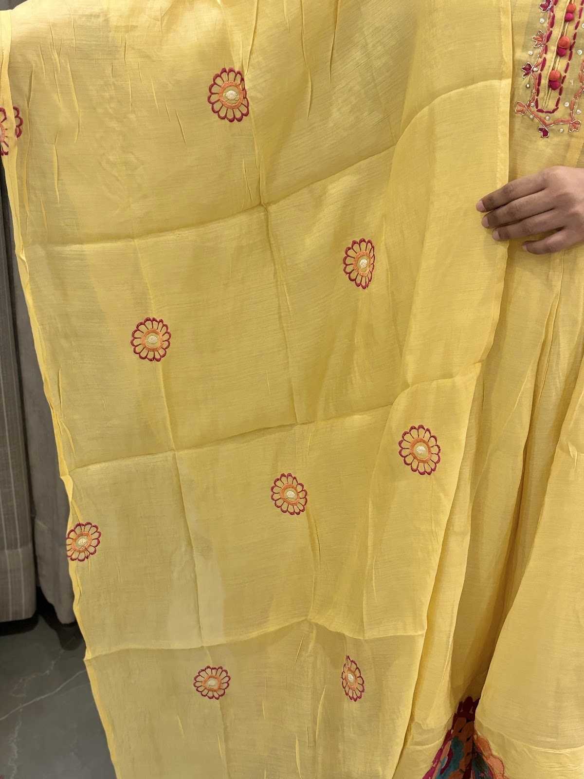 mul-chanderi-applique-work-embroidered-anarkali-with-cotton-lining-yellow-4