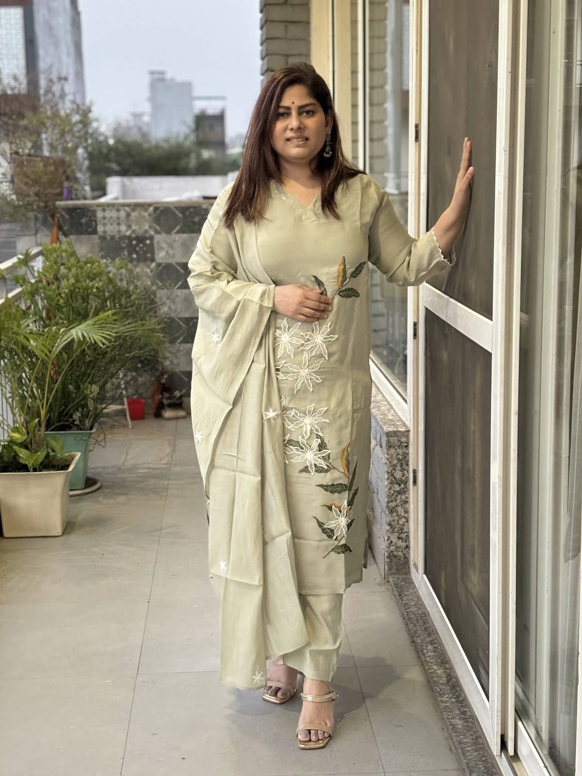 mul-chanderi-applique-work-embroidered-suit-set-with-mul-cotton-lining-earthy-green-1
