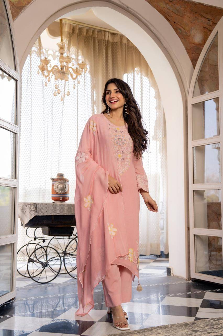 mul-chanderi-embroidered-applique-work-suit-set-baby-pink-4