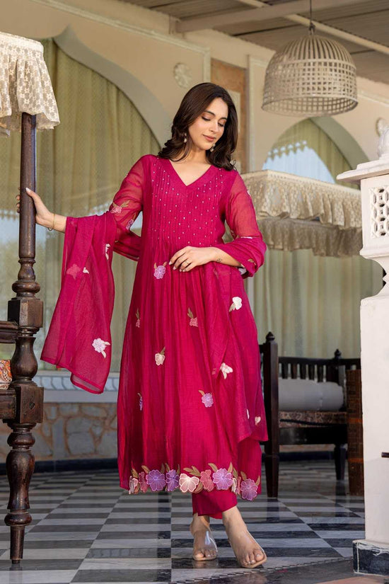 mul-chanderi-embroidered-suit-set-paired-with-organza-embroidered-dupatta-rani-1