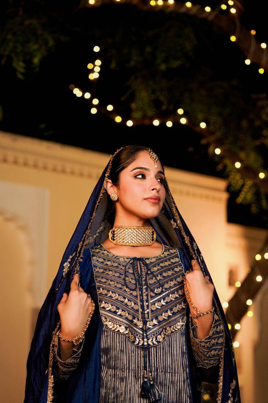 mul-chanderi-embroidered-suit-set-with-tissue-organza-panelling-royal-blue-3