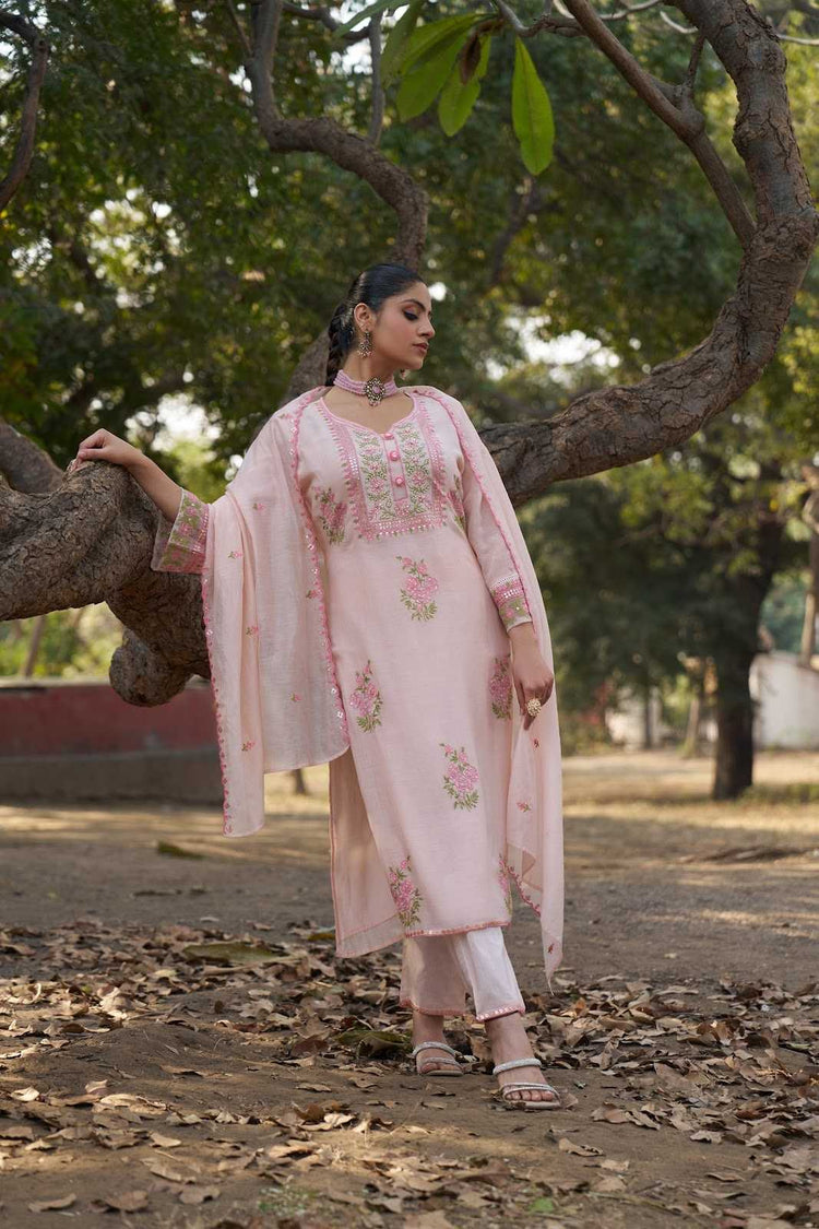 mul-chanderi-hand-embroidered-straight-fit-suit-set-with-mul-cotton-lining-peach-1