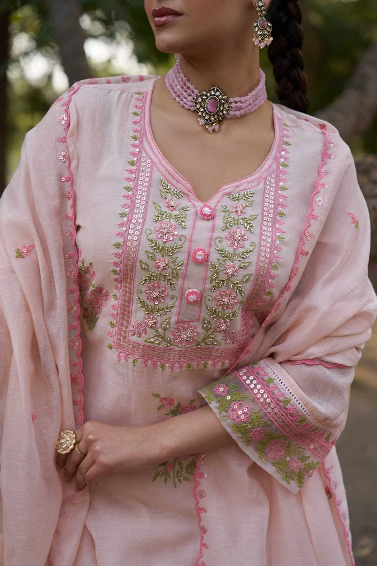 mul-chanderi-hand-embroidered-straight-fit-suit-set-with-mul-cotton-lining-peach-4