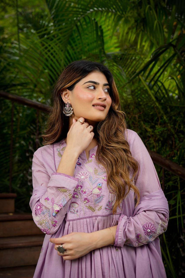 mul-cotton-hand-embroidered-suit-set-paired-with-mul-cotton-embroidered-dupatta-lavender-3