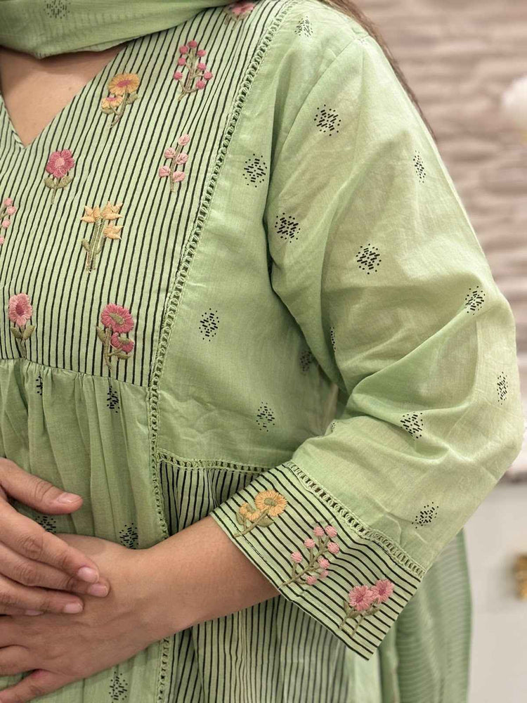 mul-cotton-jamdani-print-embroidered-a-line-suit-set-with-lining-green-3