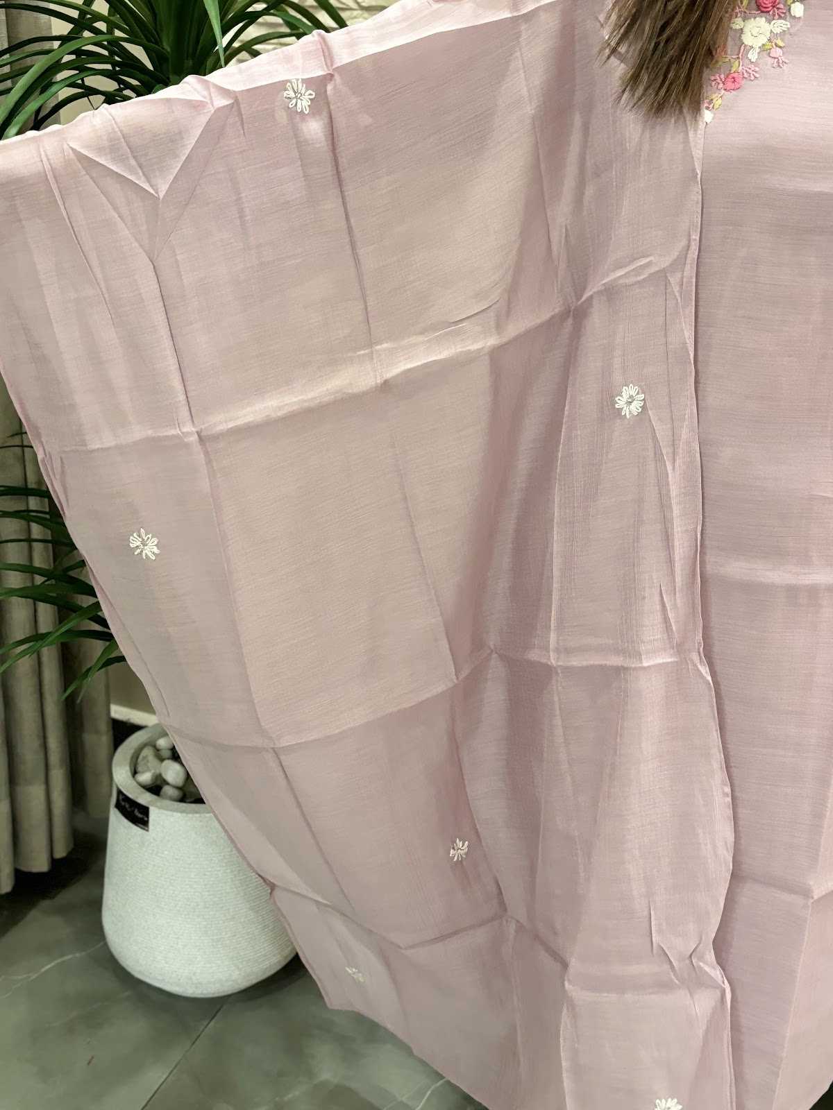 muslin-chanderi-mix-hand-embroidered-straight-fit-suit-set-with-cotton-lining-lavender-4