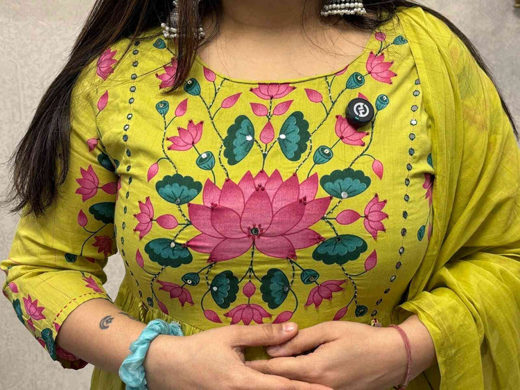 pichwai-print-mul-cotton-suit-set-with-lining-tassels-greenish-mustard-2
