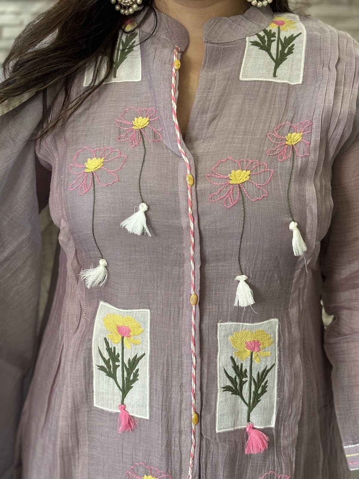 premium-banaras-mul-chanderi-applique-work-straight-fit-suit-set-with-mul-cotton-lining-lavender-2