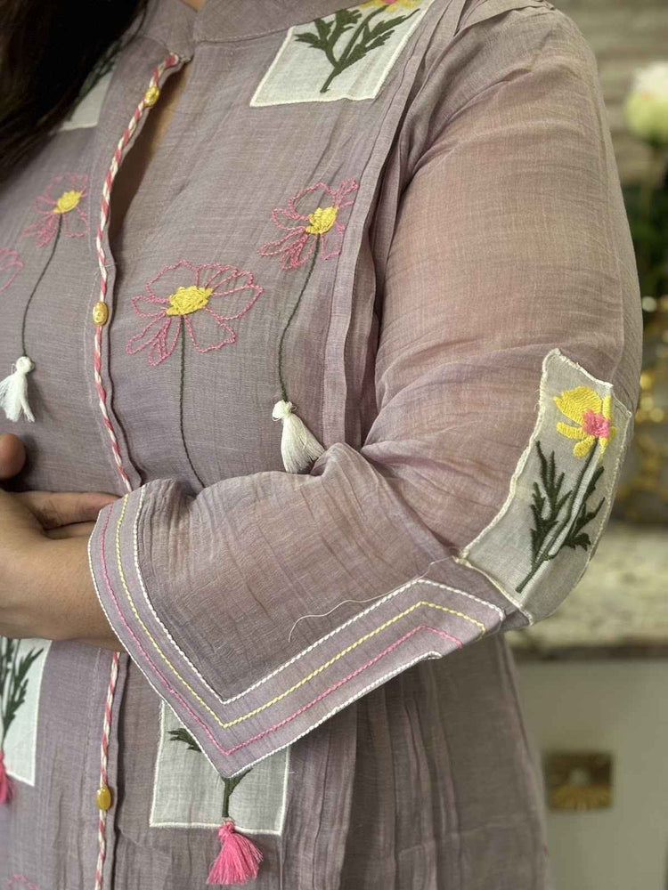 premium-banaras-mul-chanderi-applique-work-straight-fit-suit-set-with-mul-cotton-lining-lavender-3