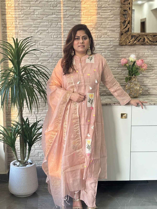 premium-banaras-mul-chanderi-applique-work-straight-fit-suit-set-with-mul-cotton-lining-peach-1