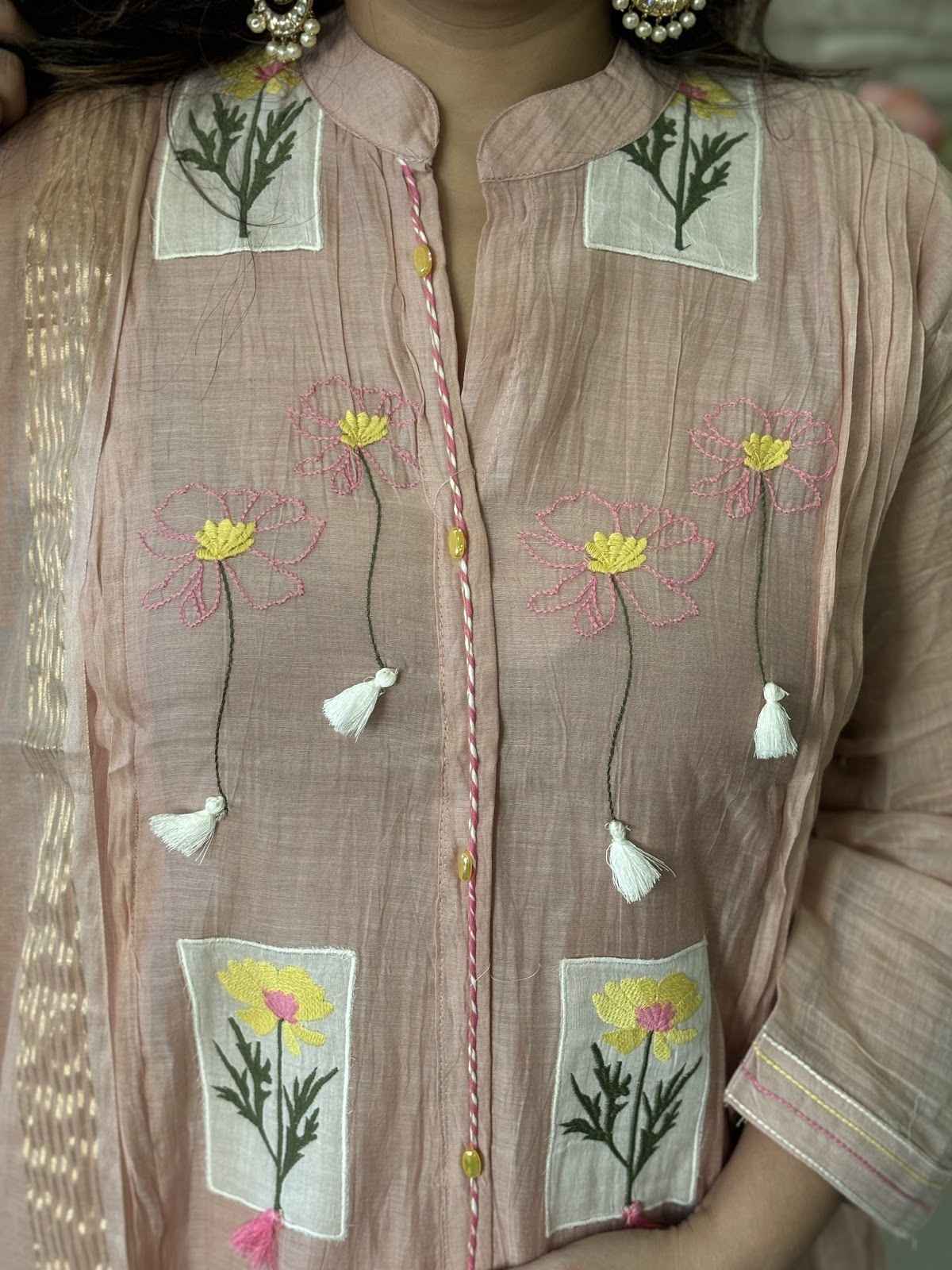 premium-banaras-mul-chanderi-applique-work-straight-fit-suit-set-with-mul-cotton-lining-peach-2