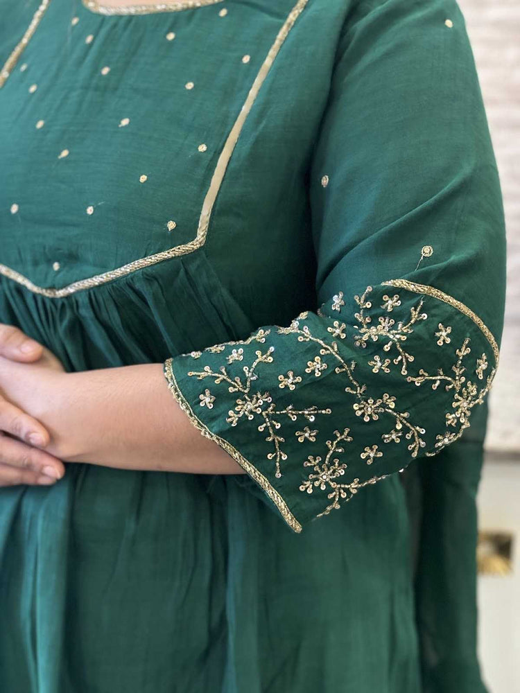 premium-banaras-mul-chanderi-hand-embroidered-a-line-suit-set-with-mul-cotton-lining-embroidered-pure-organza-dupatta-emerald-green-4