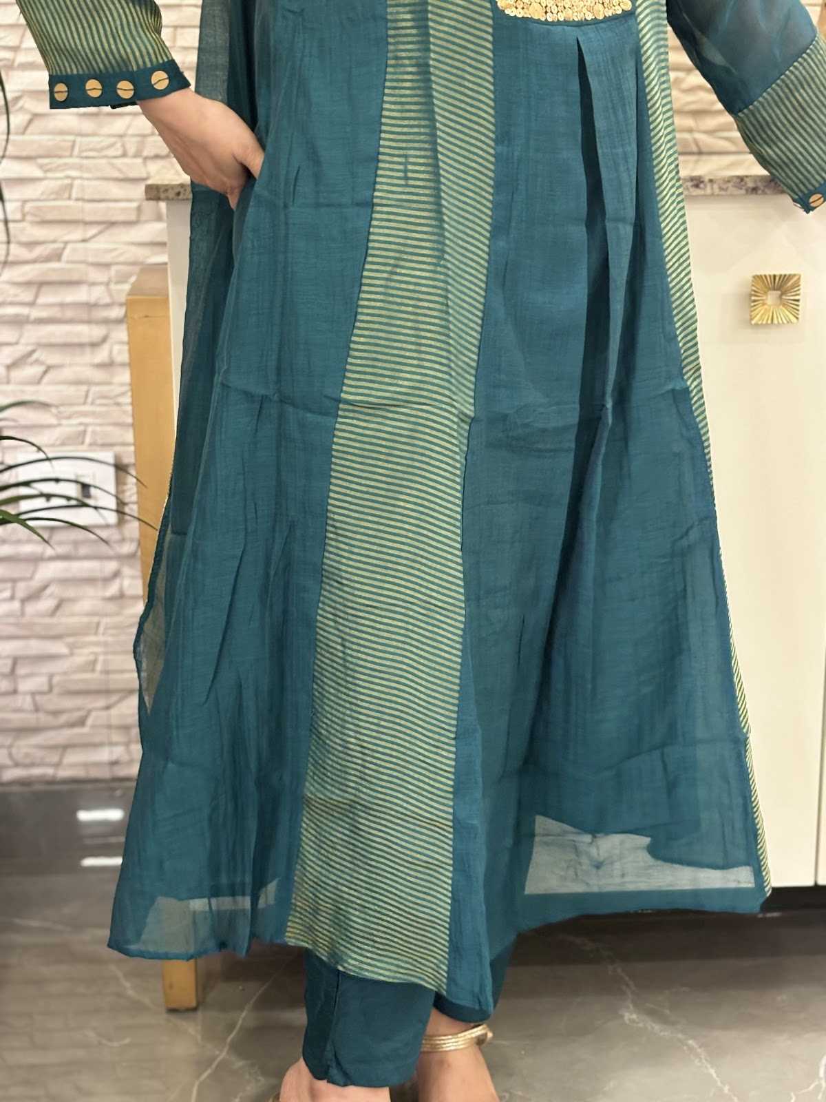premium-banaras-mul-chanderi-hand-embroidered-a-line-suit-set-with-mul-cotton-lining-emrald-green-4