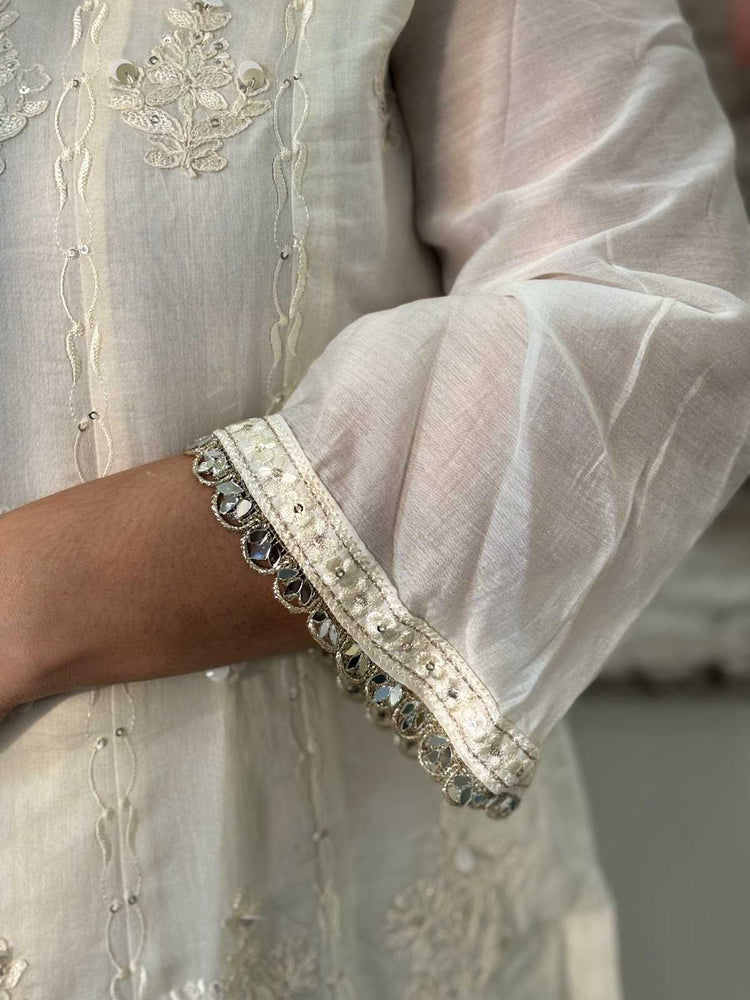 premium-mul-chanderi-anarkali-with-heavy-embroidery-mul-cotton-lining-off-white-3