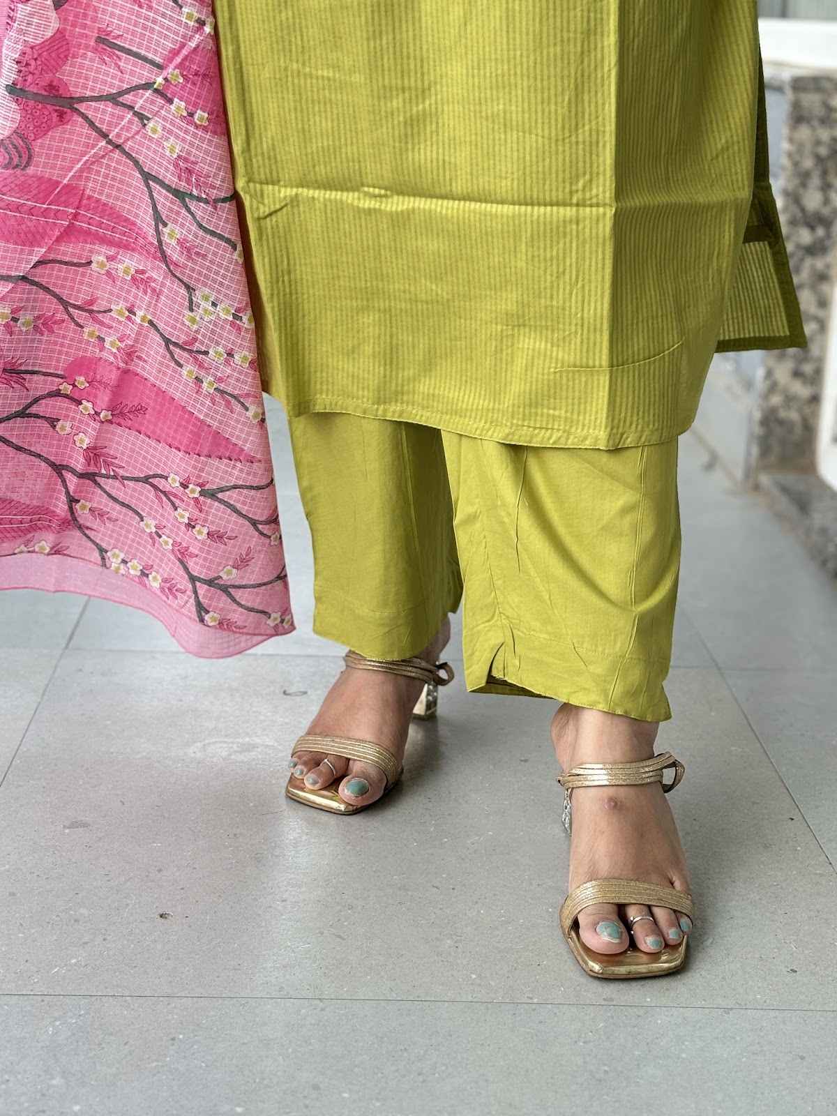 premium-silly-cotton-suit-set-with-lining-paired-with-printed-cotton-kota-doria-dupatta-green-4