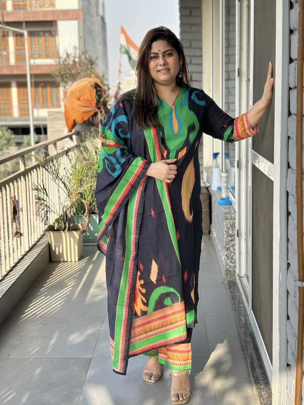pur-cotton-ikkat-print-straight-fit-suit-set-paired-with-stole-width-dupatta-black-1