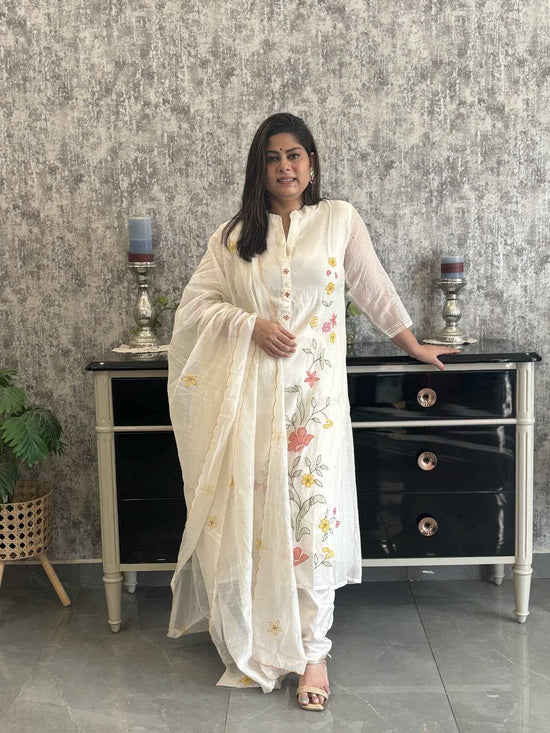 pure-bananas-mul-chanderi-appliquÃ©-work-a-line-suit-set-paired-with-pure-mul-chanderi-appliquÃ©-work-dupatta-off-white-1
