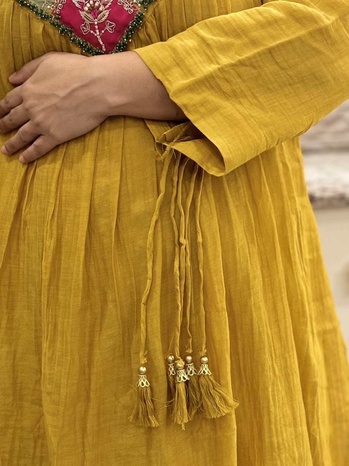 pure-banaras-hand-embroidered-mul-chanderi-a-line-suit-set-with-mul-cotton-lining-yellow-4
