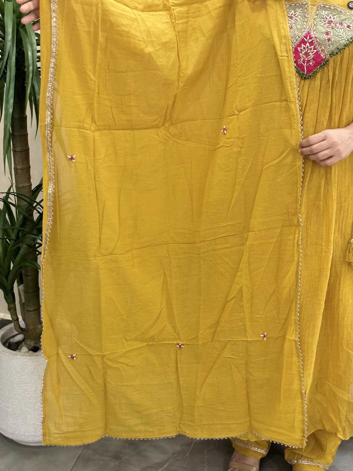 pure-banaras-hand-embroidered-mul-chanderi-a-line-suit-set-with-mul-cotton-lining-yellow-5