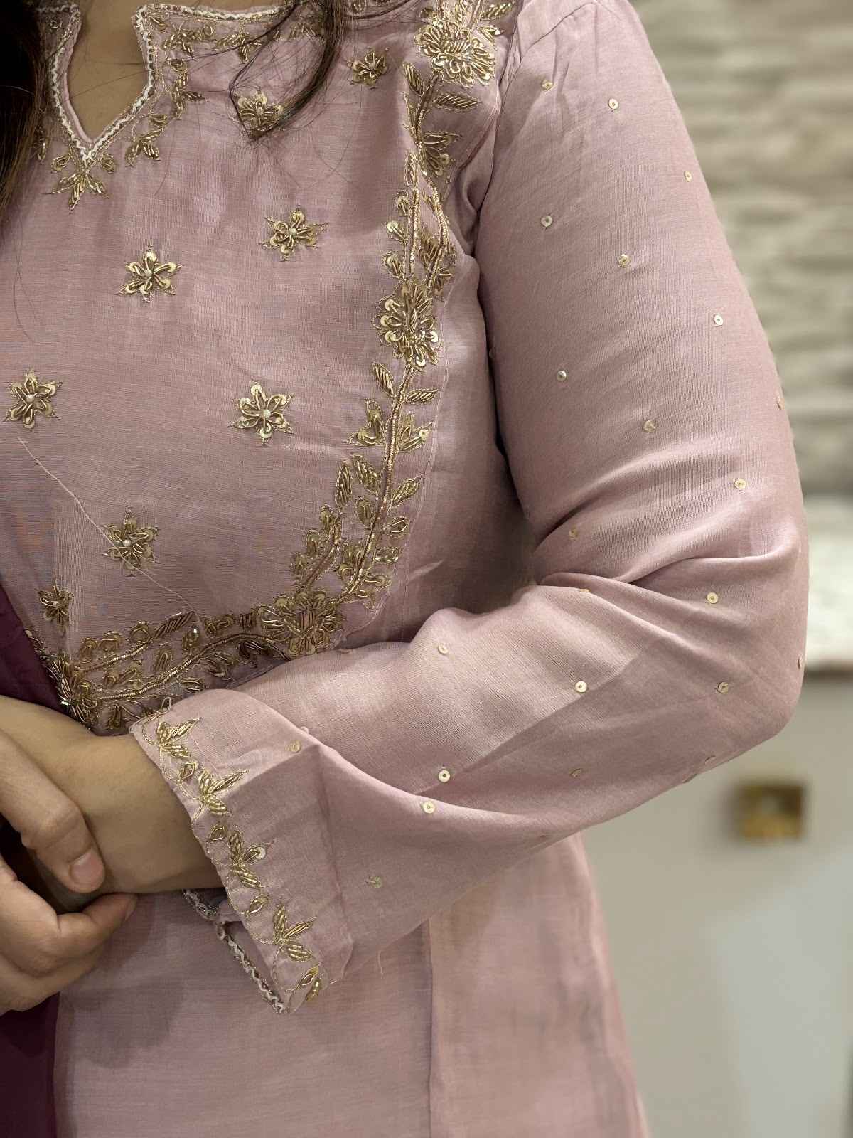 pure-banaras-mul-chanderi-a-line-hand-embroidered-suit-set-paired-with-shibori-print-organza-dupatta-onion-3