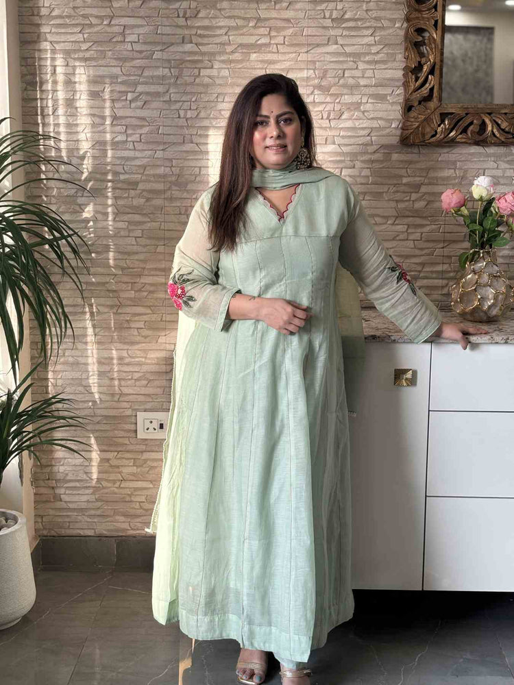 pure-banaras-mul-chanderi-anarkali-with-embroidered-sleeves-and-back-pista-green-1