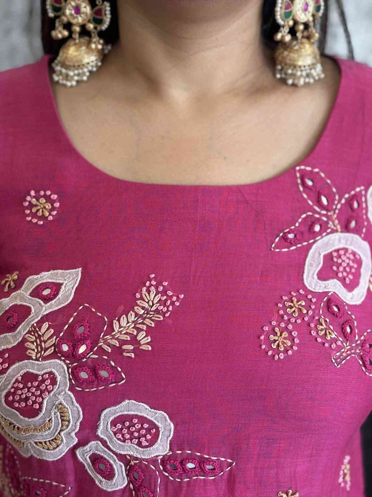 pure-banaras-mul-chanderi-appliquÃ©-work-hand-embroidered-a-line-layered-suit-set-dark-pink-2
