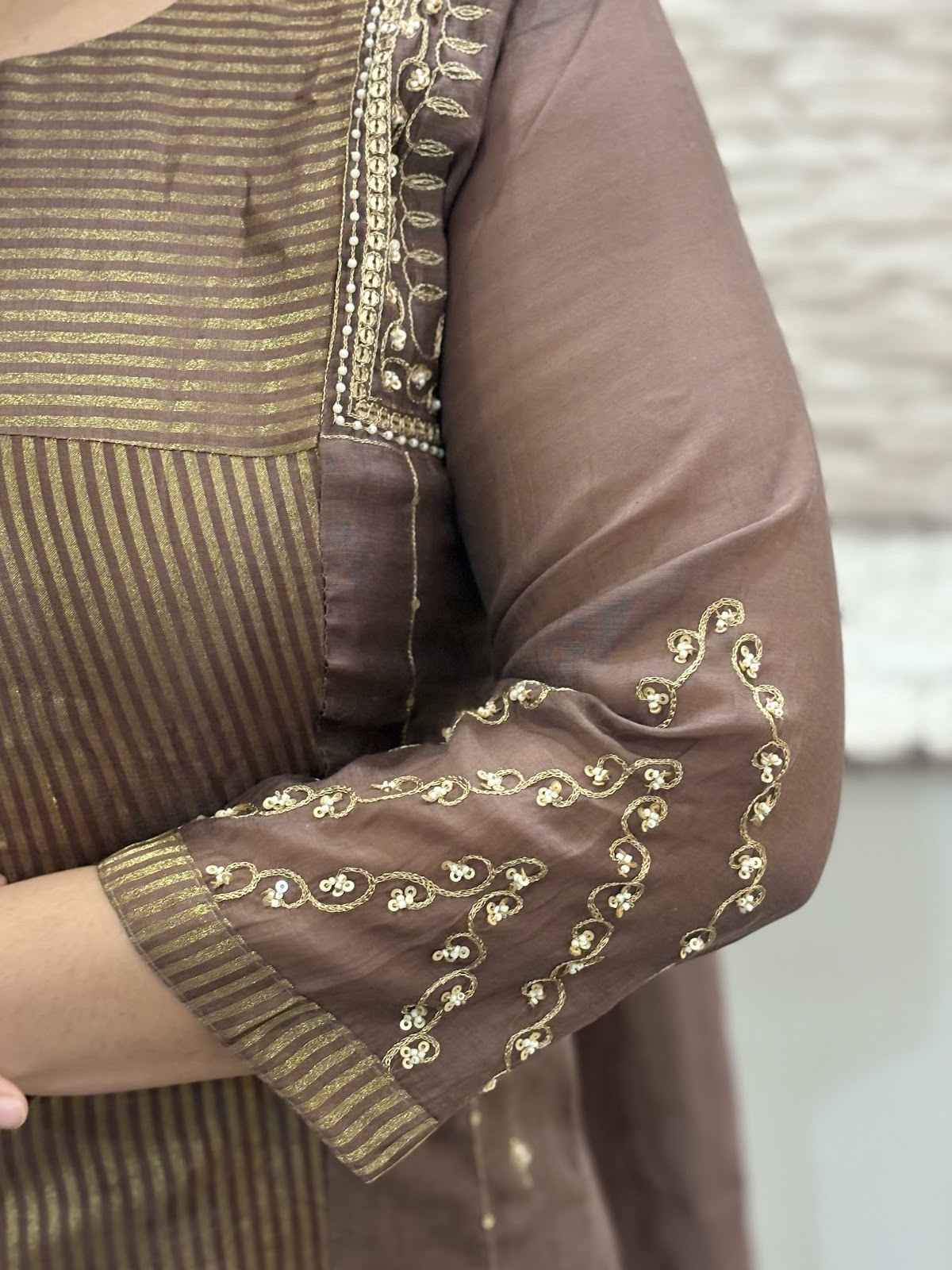 pure-banaras-mul-chanderi-embroidered-suit-set-with-cotton-lining-brown-4