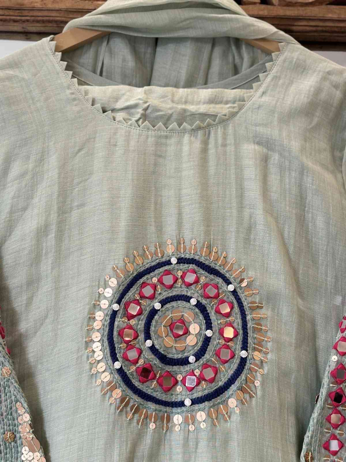 pure-banaras-mul-chanderi-hand-embroidered-a-line-suit-set-with-mul-cotton-lining-mint-green-2