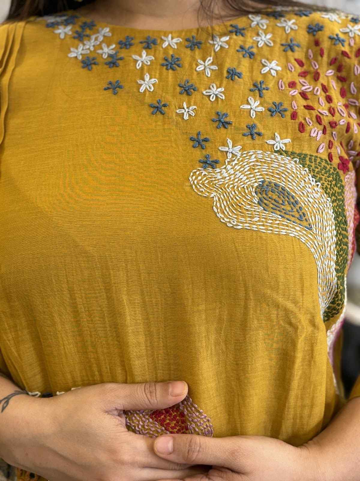 pure-banaras-mul-chanderi-hand-embroidered-pant-set-mustard-2